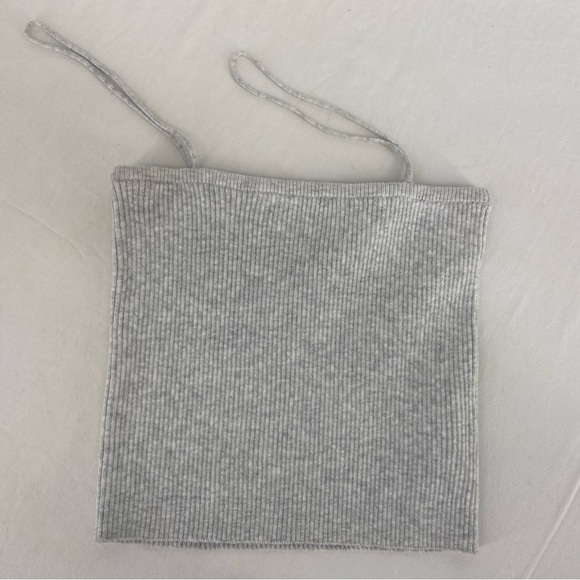 Brandy Melville,‎ 3 crop top tanks. pink, Grey, Blue + White. All One size - Picture 9 of 12